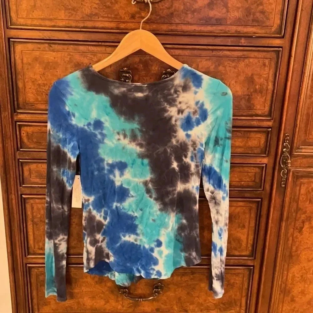 3/$15 No boundaries tie dye shirt - Picture 6 of 6